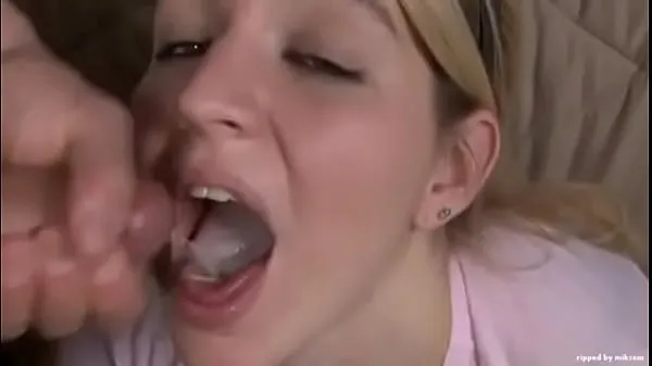 Heta Enjoying the taste of sperm fina klipp