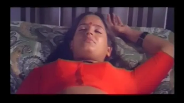 Hot Young Boy tempting and Raiding the Mallu Aunty fine Clips