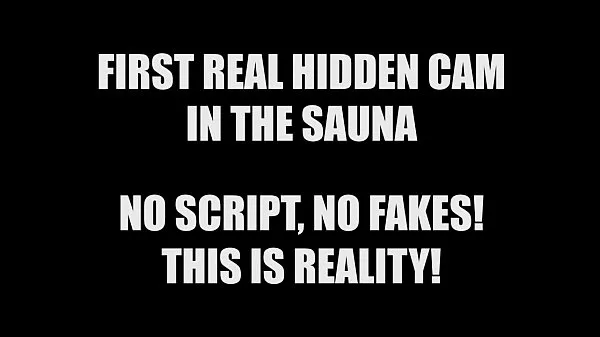 Voyeur Sauna Spy Cam Caught Girls in Public Sauna Klip bagus yang keren