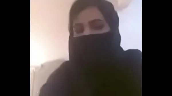 Gorące Arab Girl Showing Boobs on Webcam świetne klipy