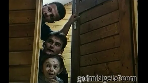 Menő Threesome In A Sauna with 2 Midgets Ladies finom klipek