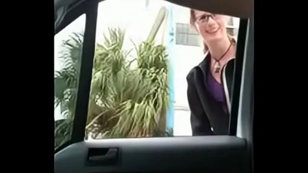 Hot exhibitionist receives help proposal from a passerby and cum in front of her fine Clips