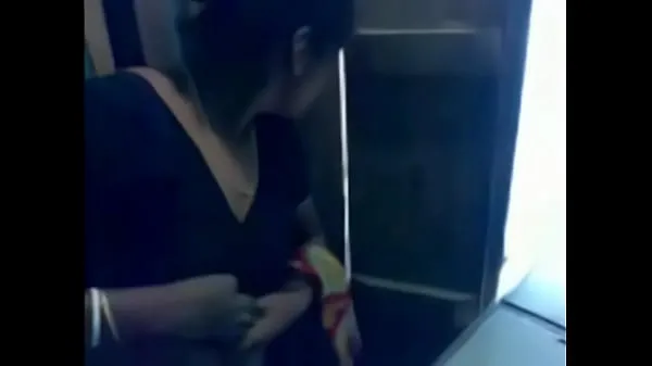 saroja aunty showing boobs to lover Klip halus panas
