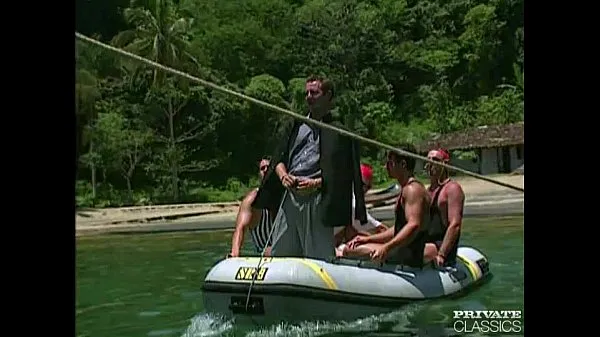 Anal Orgy in a Boat with the Brazilian 'Garotas Klip bagus yang keren