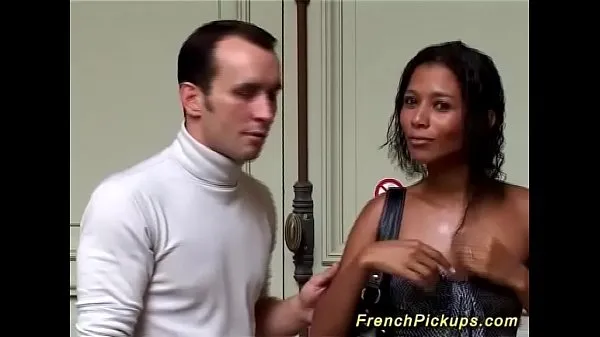 Vroči black french babe picked up for anal sex fini posnetki