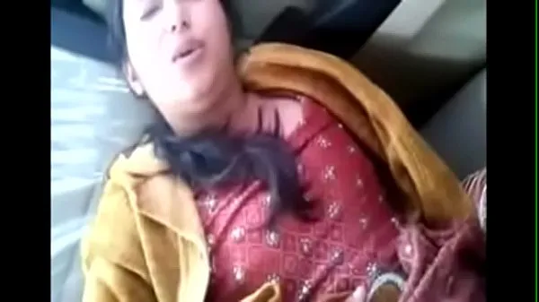 Menő Desi Couple doing sex in car finom klipek