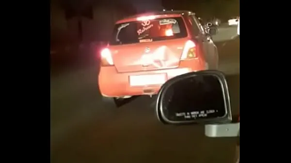 Hot desi sex in moving car in India fine klipp