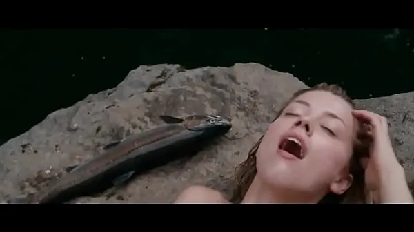 Gorące Amber Heard Nude Swimming in The River Why świetne klipy