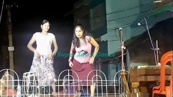 See what kind of dance is done on the stage at night !! Super Jatra recording dance !! Bangla Village ja clipes excelentes