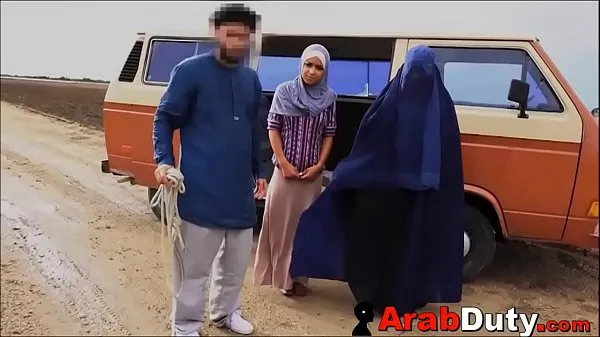 热Goat Herder Sells Big Tits Arab To Western Soldier For Sex细夹