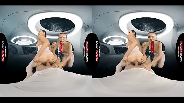 RealityLovers - Foursome Fuck in Outer Space Klip halus panas