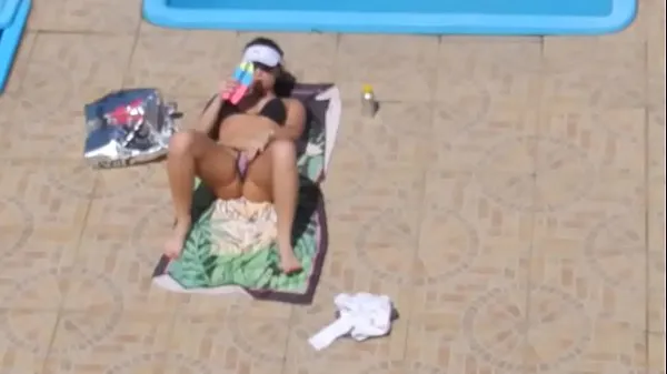 Hot Flagra safada masturbando Piscina Flagged Girl masturbate on the pool fine Clips