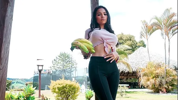 Vroči MAMACITAZ - Garcia - Sexy Latina Tastes Big Cock And Gets Fucked fini posnetki