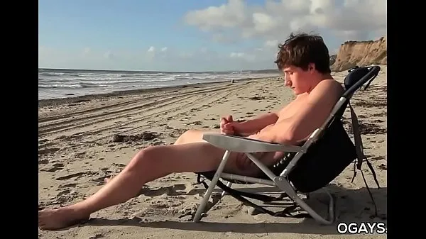 گرم Lance Alexander on the beach عمدہ کلپس