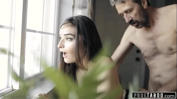 Horúce PURE TABOO Teen Emily Willis Gets Spanked & Creampied By Her Stepdad jemné klipy