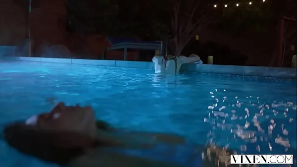 Hot VIXEN Janice Griffith and Ivy Wolfe Sneak Into Backyard For Nighttime Pool Fun fine Clips