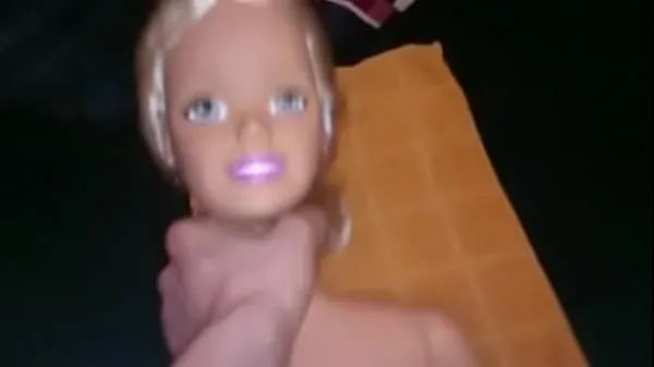 Kuumia Barbie doll gets fucked hienoja leikkeitä