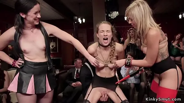 हॉट Blonde slut anal tormented at orgy party बढ़िया क्लिप्स
