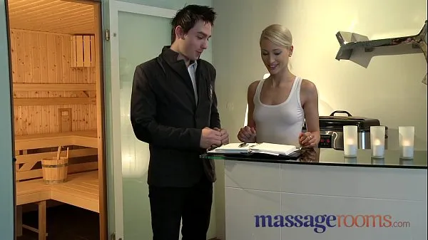 Gorące Massage Rooms Uma rims guy before squirting and pleasuring another świetne klipy