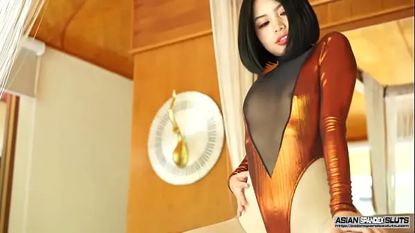 Kuumia Japanese Teen Girl Niko in Transparent Leotard and Shiny Pantyhose hienoja leikkeitä