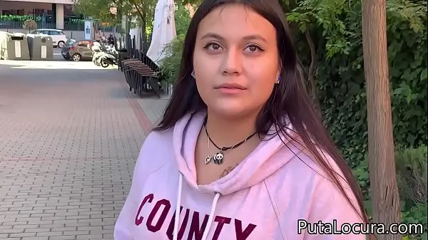 Hotte An innocent Latina teen fucks for money fine klip