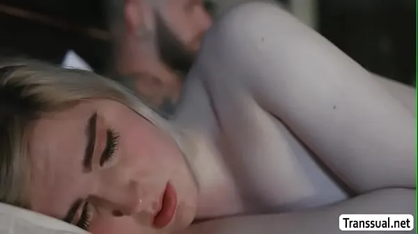 Sıcak TS Ella Hollywood passionate anal sex güzel Klipler