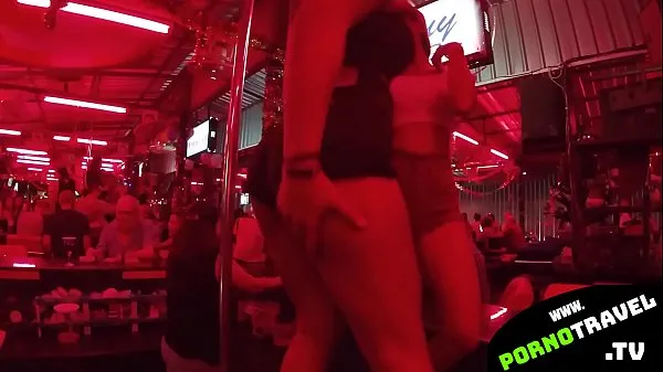 Sıcak Asian bar girl dancing güzel Klipler