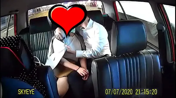 The couple sex on the taxi Klip halus panas