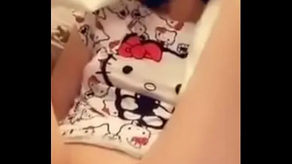 Heta Hello Kitty teen pisses seductively fina klipp