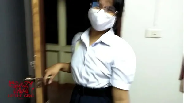 热Asian teen sex with his girlfriend wear thai student uniform细夹