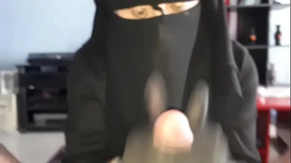 热veiled muslim jerks cock细夹