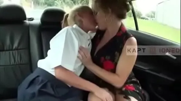 Gorące Lesbian step mom goes to for her and punishes her (probably wrongly subtitled in Spanish świetne klipy