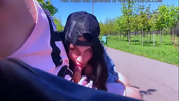 Hete Blowjob challenge in public to a stranger, the guy thought it was prank fijne clips
