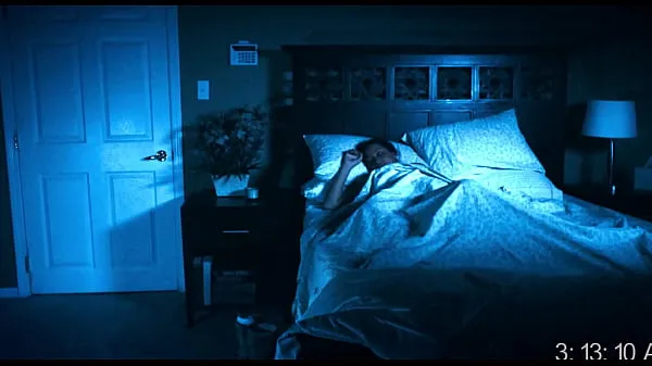 Vroči Essence Atkins - A Haunted House - 2013 - Brunette fucked by a ghost while her boyfriend is away fini posnetki