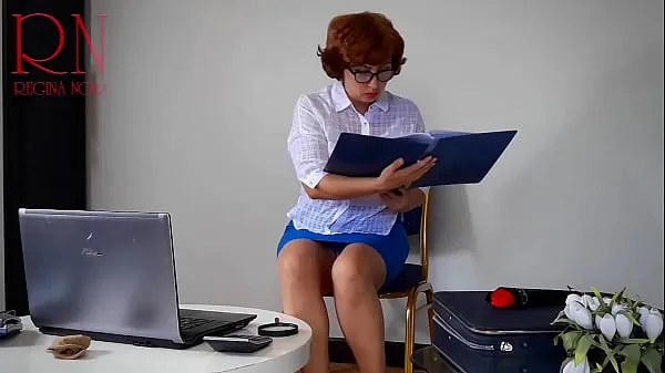 Hot Shaggy submits Velma to undress. Velma masturbates and reaches an orgasm! FULL VIDEO fine klipp