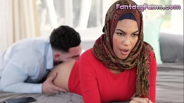 Gorące Fucking Muslim Converted Stepsister With Her Hijab On - Maya Farrell, Peter Green - Family Strokes świetne klipy