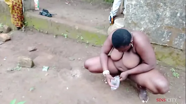 Žhavé African Gift washed her pussy thoroughly before fucking the kings son outdoor jemné klipy