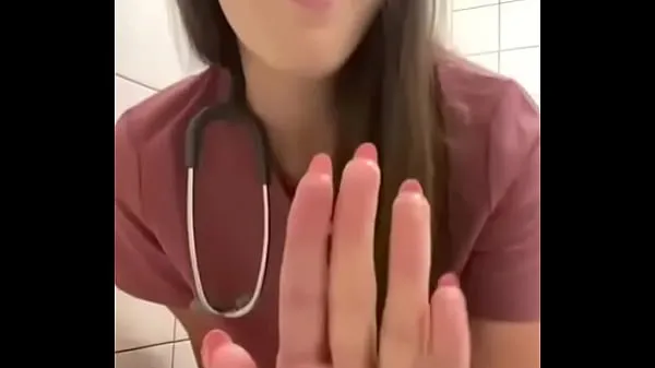 Heta nurse masturbates in hospital bathroom fina klipp
