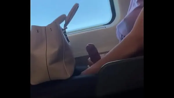 Gorące Shemale jacks off in public transportation (Sofia Rabello świetne klipy