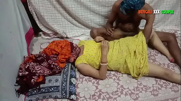 Gorące Indian hot maid fucking with owner elder son - BENGALI XXX COUPLE świetne klipy