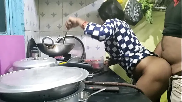 Hotte The maid who came from the village did not have any leaves, so the owner took advantage of that and fucked the maid (Hindi Clear Audio fine klip