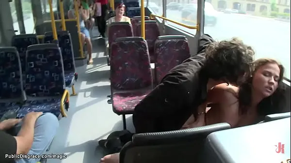 Sıcak Bound Euro slut fucked in public bus güzel Klipler
