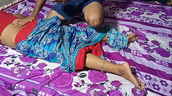 Heta Friend's mom fucks pussy under the pretext of back massage - XXX Sex in Hindi fina klipp