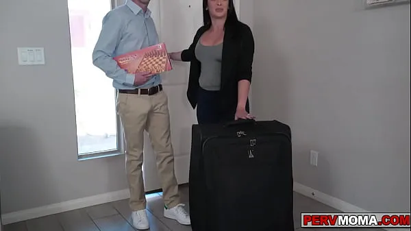 Stepson getting a boner and his stepmom helps him out clipes excelentes