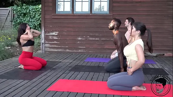 گرم BBC Yoga Foursome Real Couple Swap عمدہ کلپس