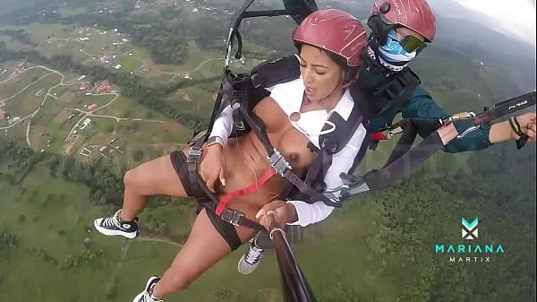 Heta The number one ebony actress from Colombia Mariana Martix goes paragliding masturbating naked fina klipp