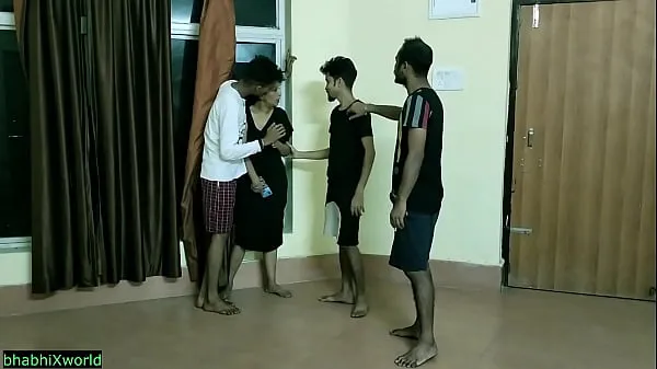 Gorące Desi cute girl fucked by three boys at boyfriend home!! Hot xxx świetne klipy
