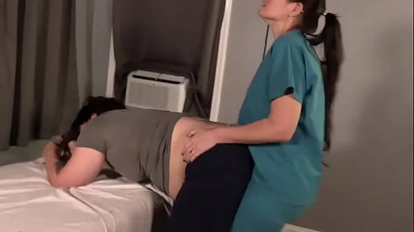 Kuumia Nurse humps her patient hienoja leikkeitä