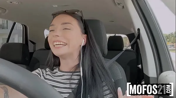 Menő TEEN Uber driver is HOT AS FUCK (Gianna Ivy) - MOFOS21 finom klipek