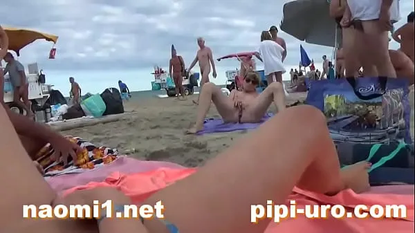 Menő girl masturbate on beach finom klipek